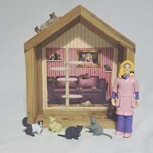 Archie McPhee Crazy Cat Lady‎ 5" Figure W/ 5 Cats Diorama